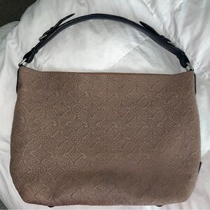 LOUIS VUITTON ANTHEIA
HOBO PM MONOGRAM
